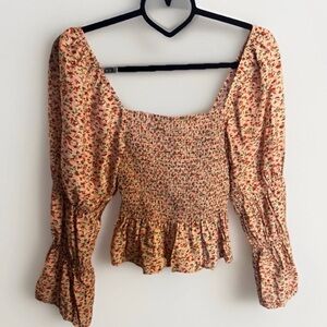 Chic Floral Smocked Puff Sleeved Crop Top